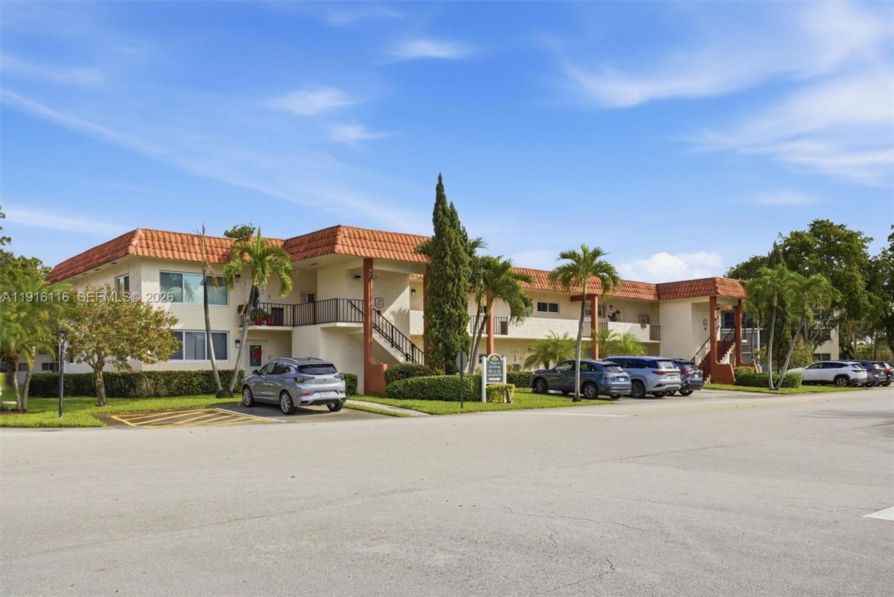 8941 S Hollybrook Blvd, Unit 103, Pembroke Pines, FL 33025 Photo