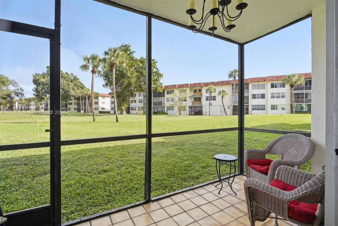 8941 S Hollybrook Blvd, Unit 103, Pembroke Pines, FL 33025 Photo