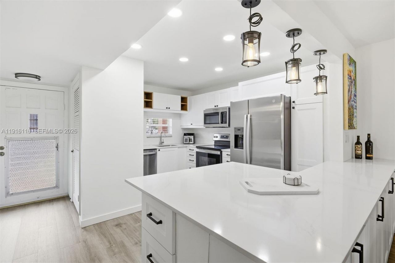 8941 S Hollybrook Blvd, Unit 103, Pembroke Pines, FL 33025 Photo