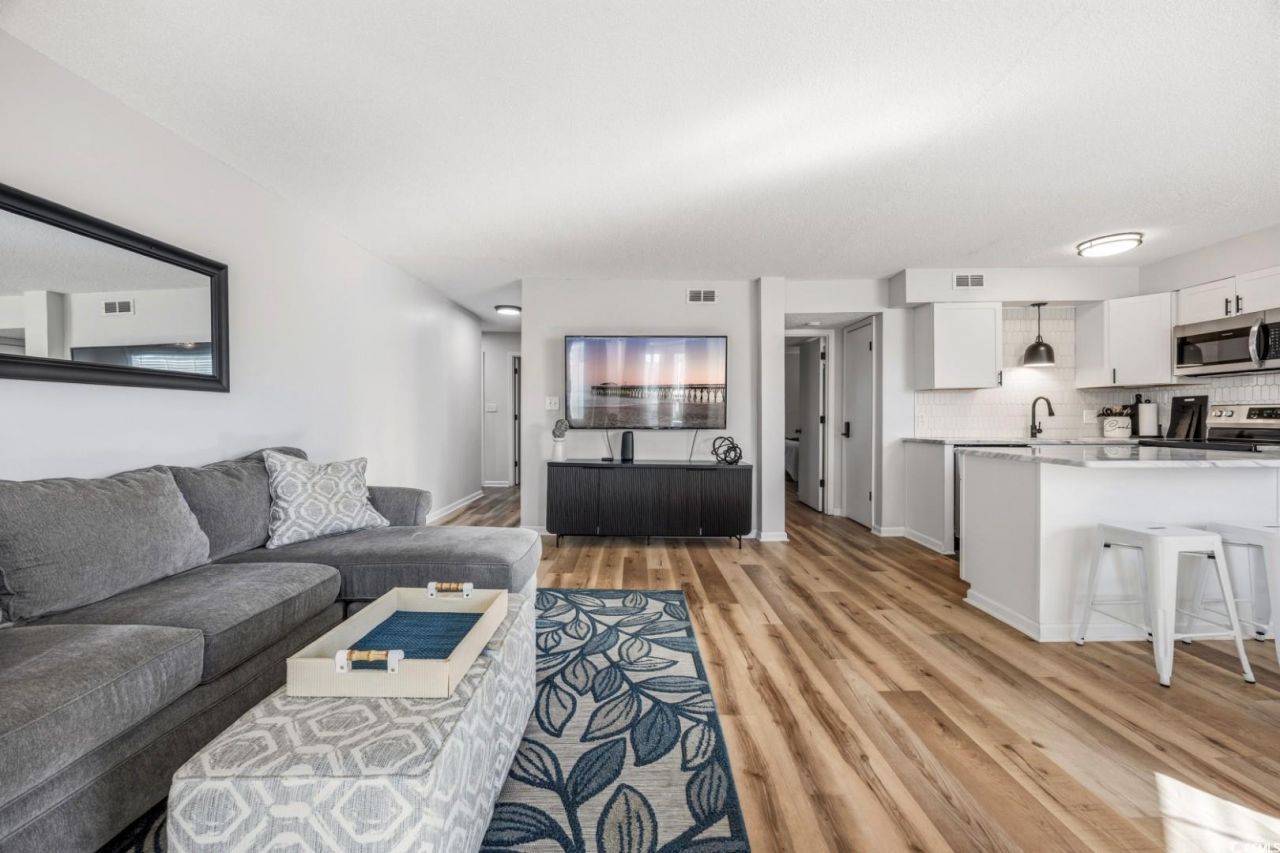 1500 Cenith Dr. Photo 8