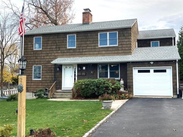 12 Soundview Avenue, Unit Upper, Oyster Bay, NY 11771