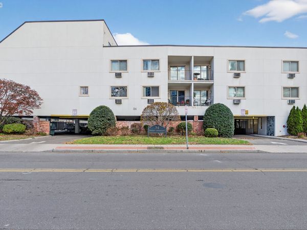 34 Crescent, Unit APT 2D, Stamford, CT 06906