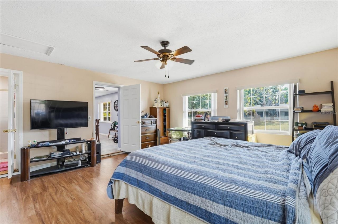 940 Orangeview Drive, Largo, FL 33778 Photo