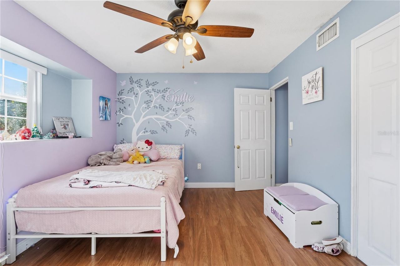 940 Orangeview Drive, Largo, FL 33778 Photo