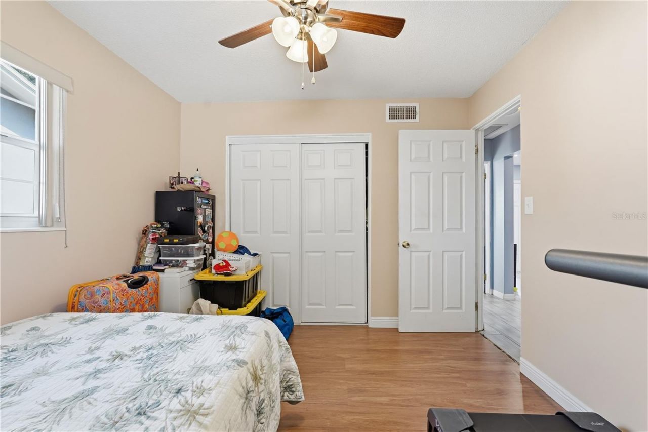 940 Orangeview Drive, Largo, FL 33778 Photo