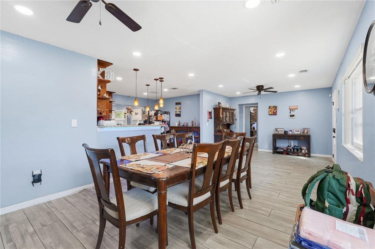 940 Orangeview Drive, Largo, FL 33778 Photo