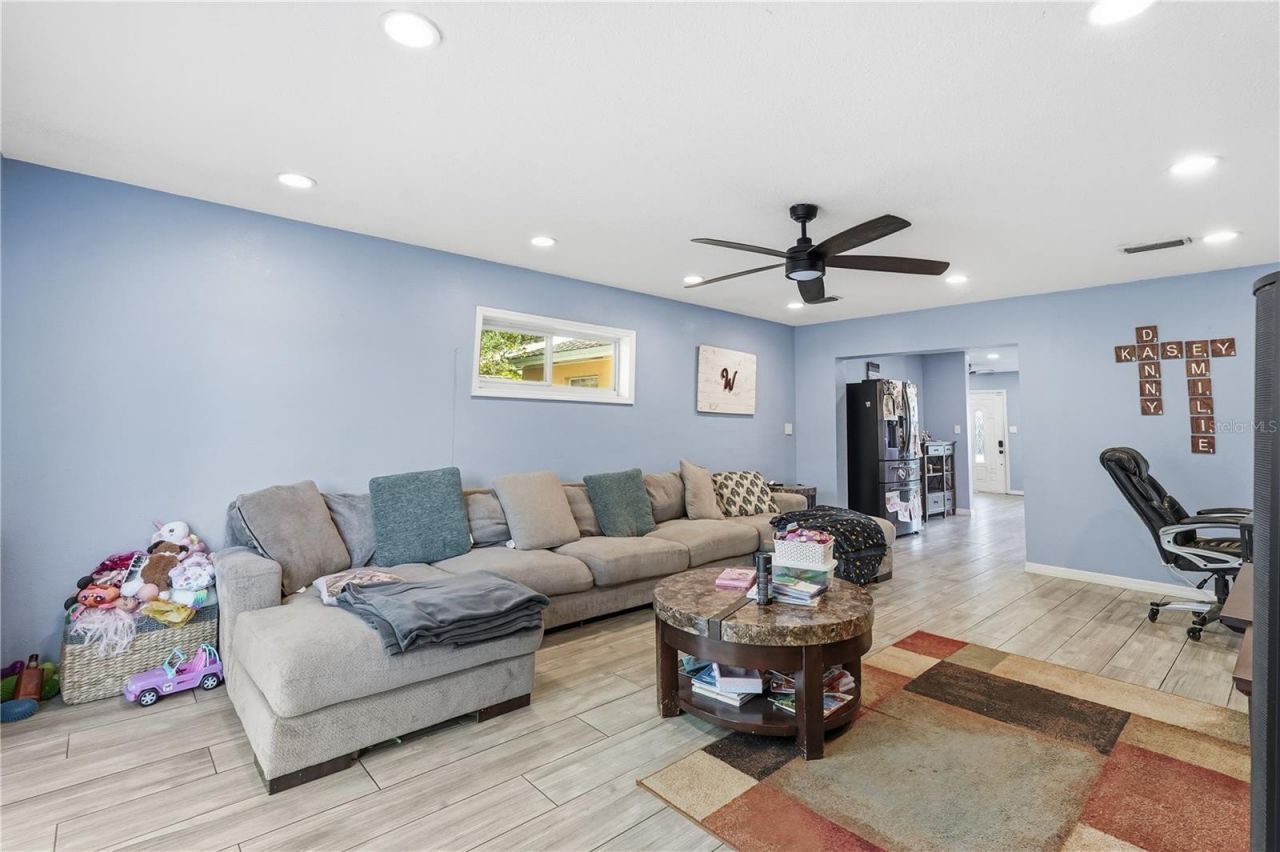 940 Orangeview Drive, Largo, FL 33778 Photo