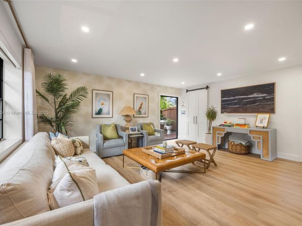 11537 SW 64th St, Unit A83, Miami, FL 33173