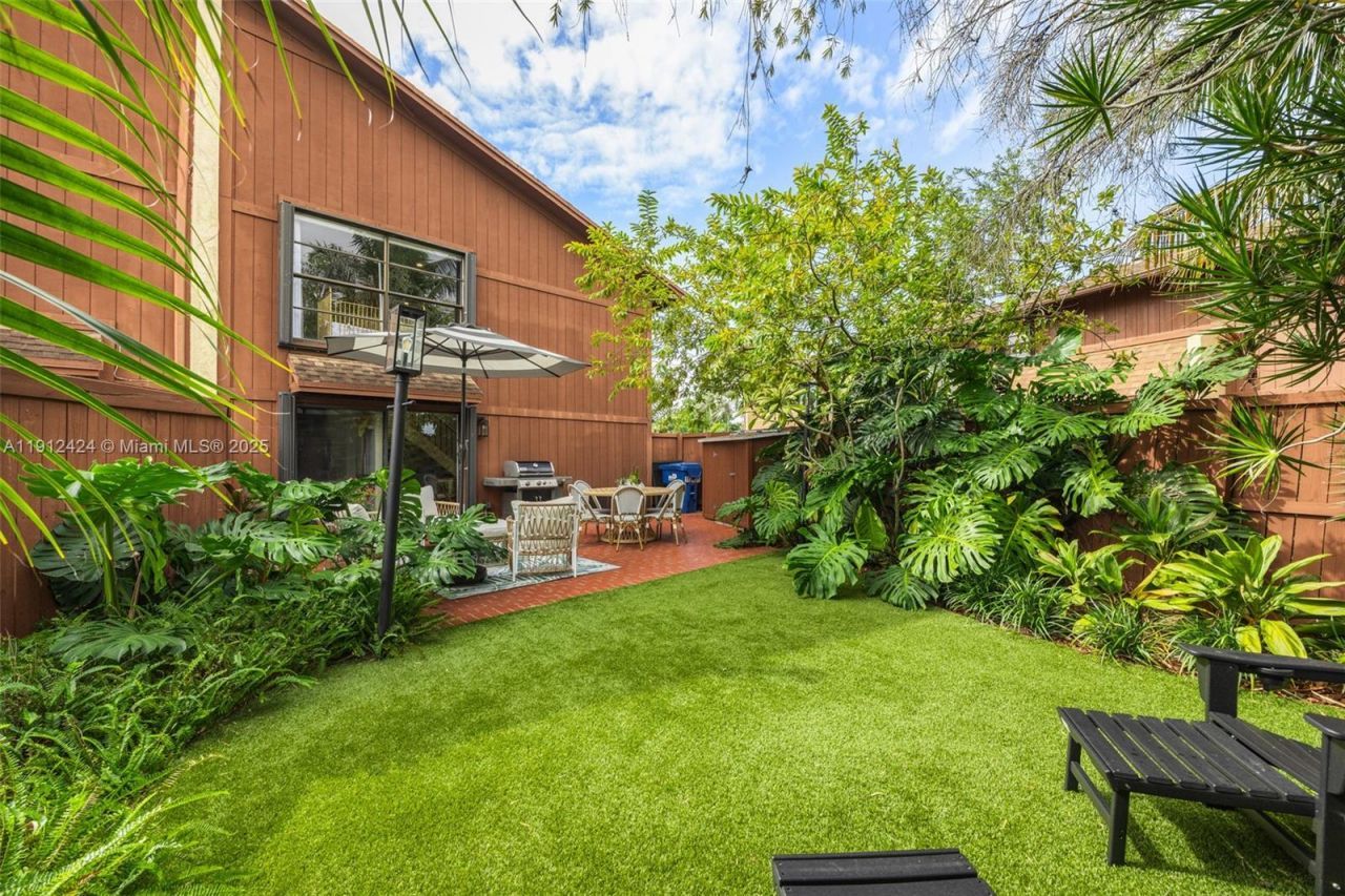 11537 SW 64th St, Unit A83, Miami, FL 33173 Photo