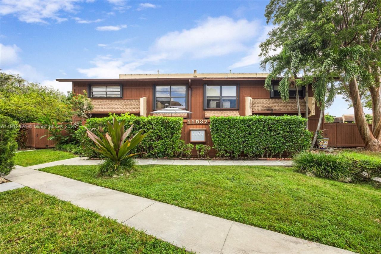 11537 SW 64th St, Unit A83, Miami, FL 33173 Photo