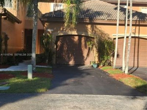 1599 Veracruz Ln, Weston, FL 33327