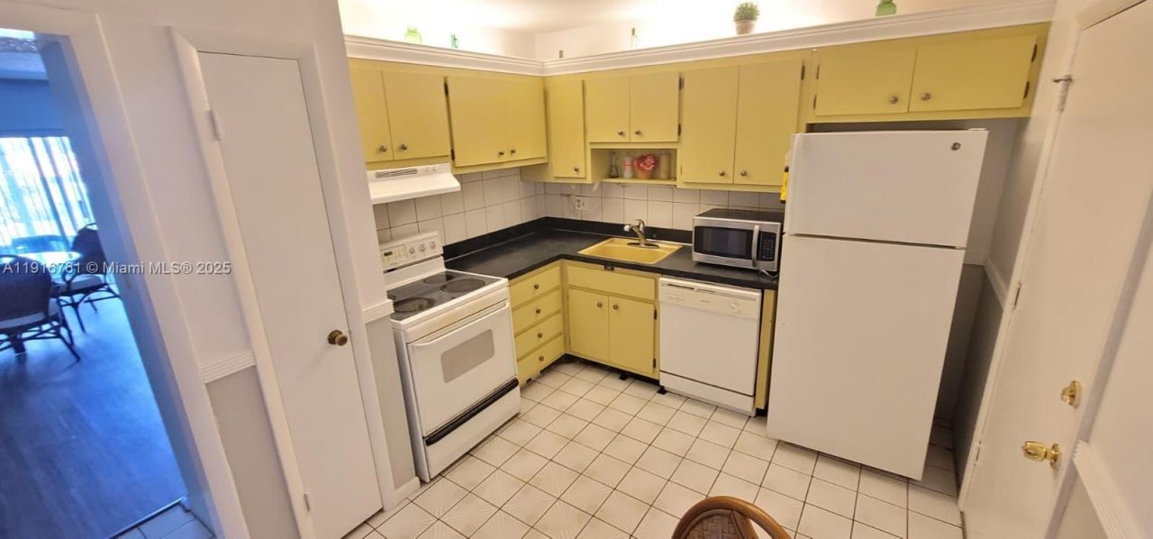 4880 NW 22nd St, Unit 301, Lauderhill, FL 33313 Photo