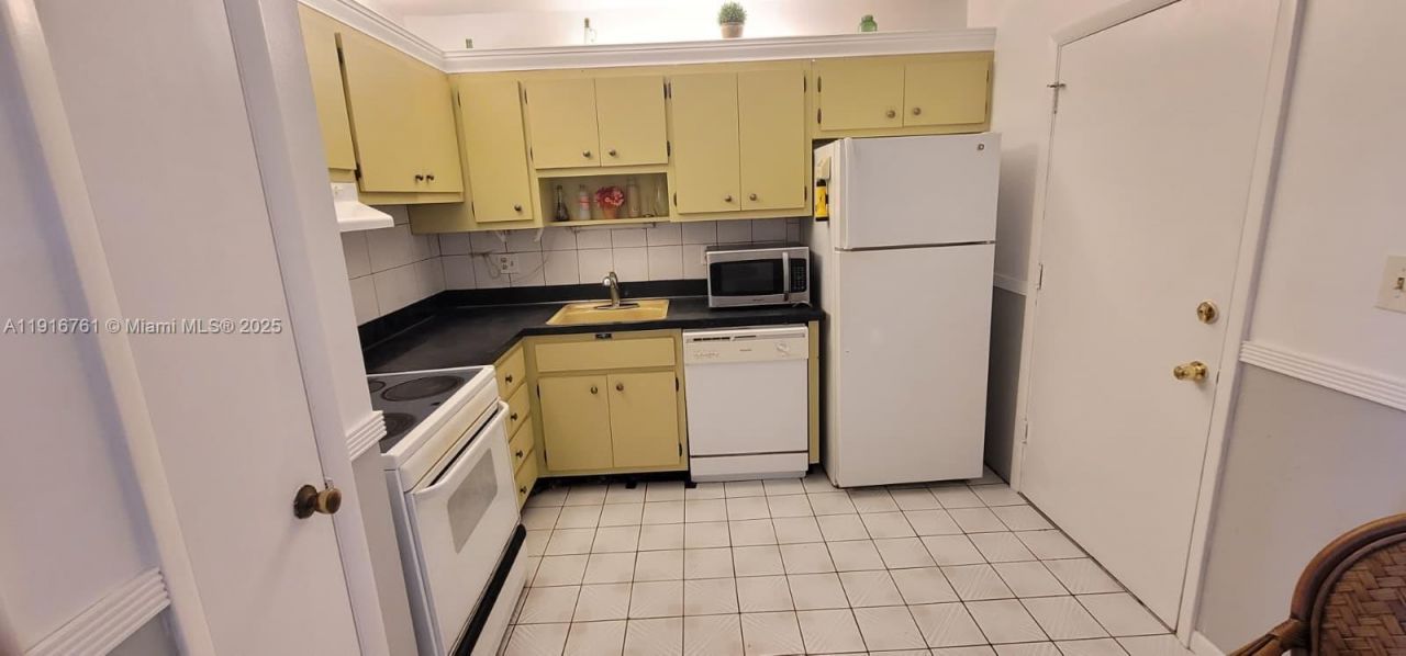 4880 NW 22nd St, Unit 301, Lauderhill, FL 33313 Photo