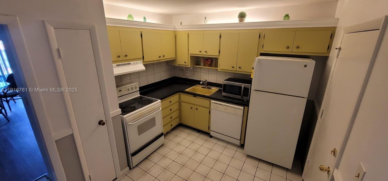 4880 NW 22nd St, Unit 301, Lauderhill, FL 33313 Photo