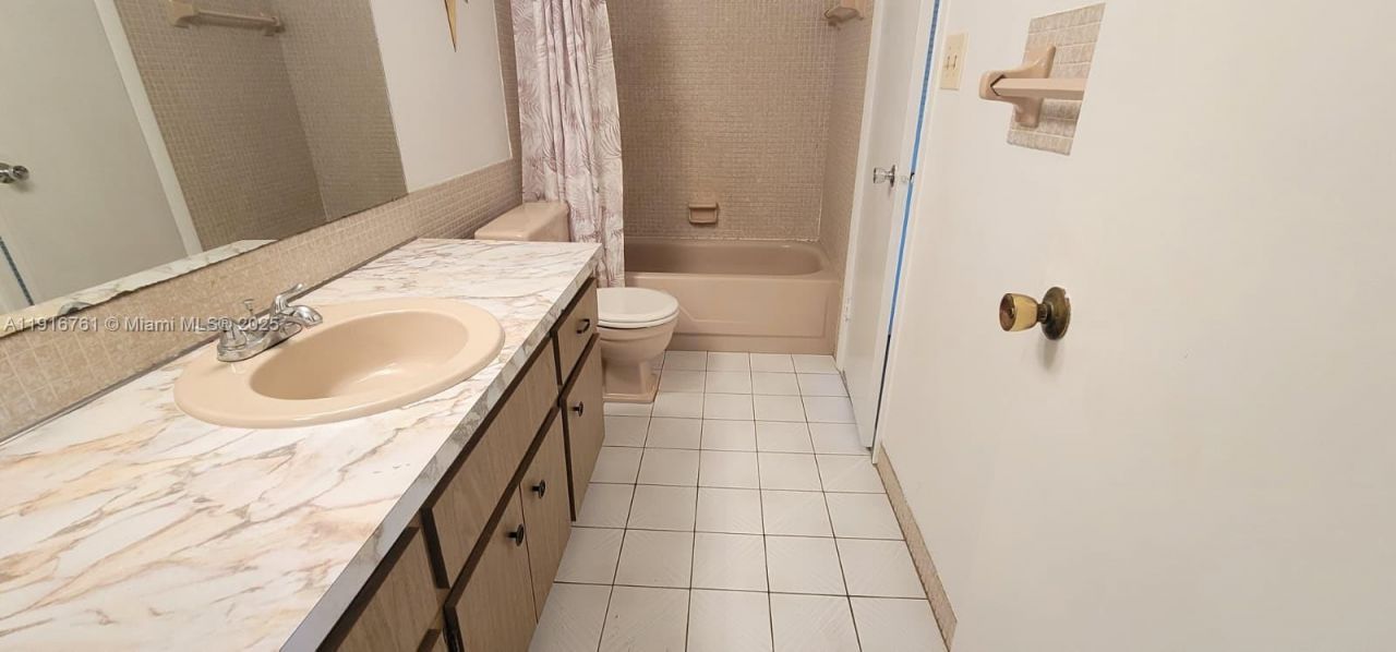 4880 NW 22nd St, Unit 301, Lauderhill, FL 33313 Photo