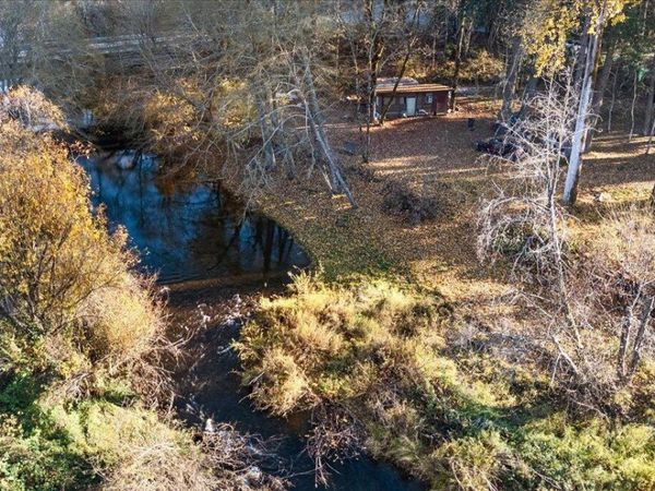 95 Barton Road, Glendale, OR 97442