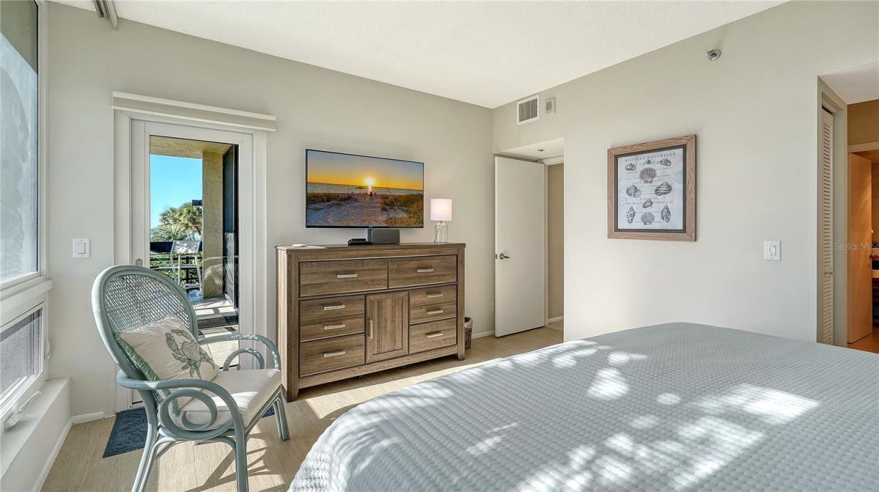 1125 Gulf Of Mexico Drive, Unit 101, Longboat Key, FL 34228 Photo