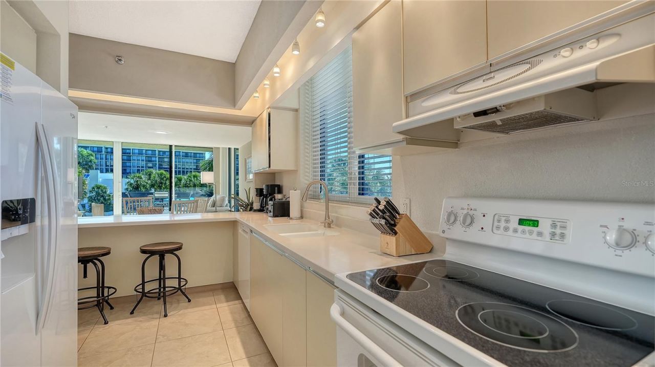 1125 Gulf Of Mexico Drive, Unit 101, Longboat Key, FL 34228 Photo