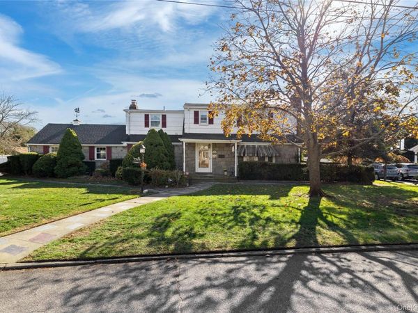 6 White Birch Drive, Babylon, NY 11702