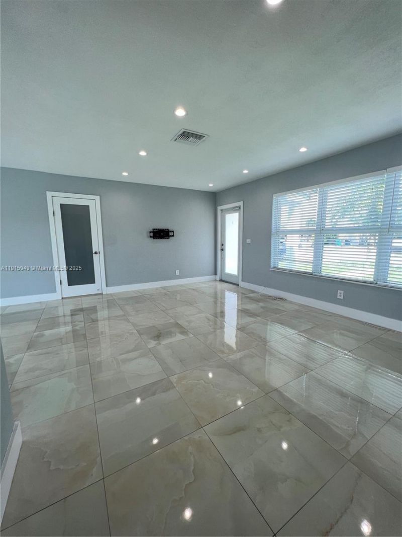 8700 SW 42nd Ter, Miami, FL 33165 Photo