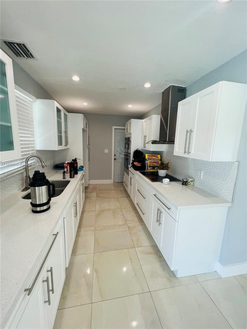 8700 SW 42nd Ter, Miami, FL 33165 Photo