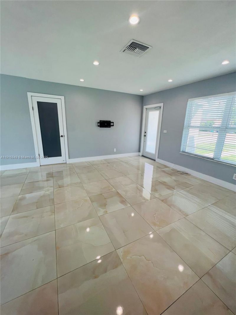 8700 SW 42nd Ter, Miami, FL 33165 Photo