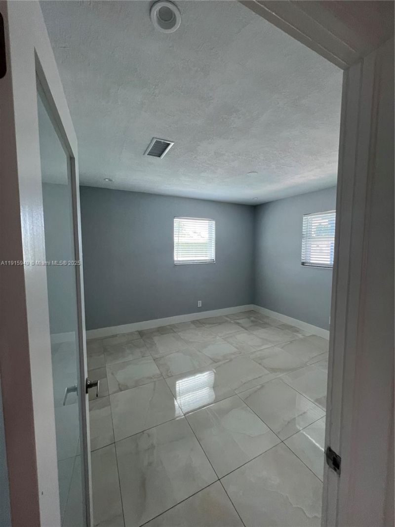 8700 SW 42nd Ter, Miami, FL 33165 Photo