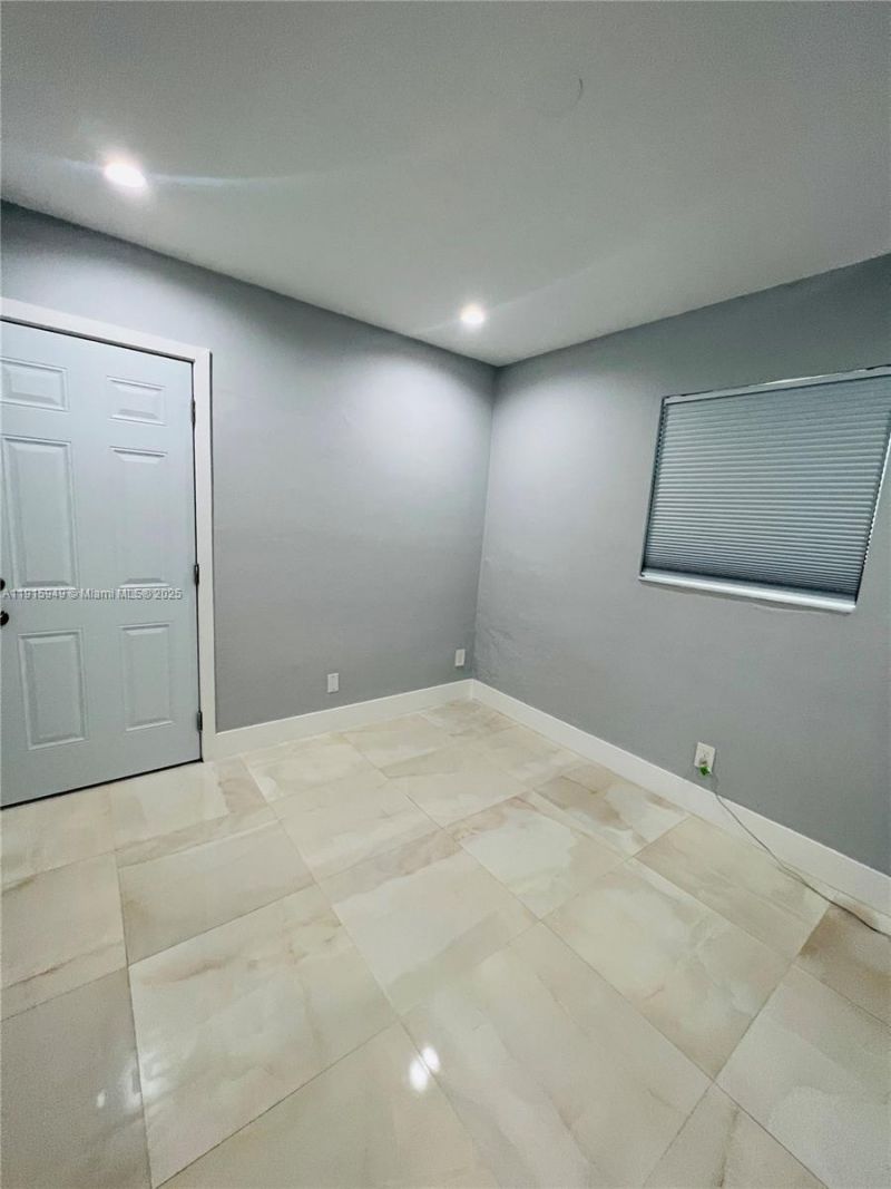 8700 SW 42nd Ter, Miami, FL 33165 Photo