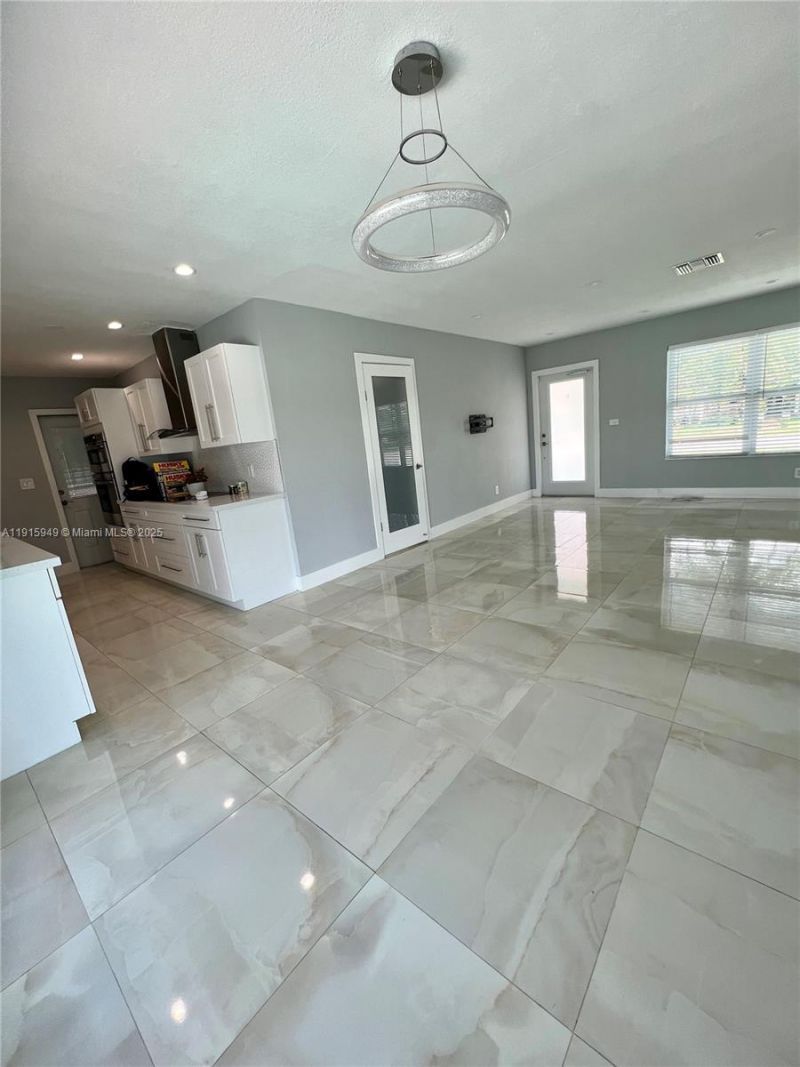 8700 SW 42nd Ter, Miami, FL 33165 Photo