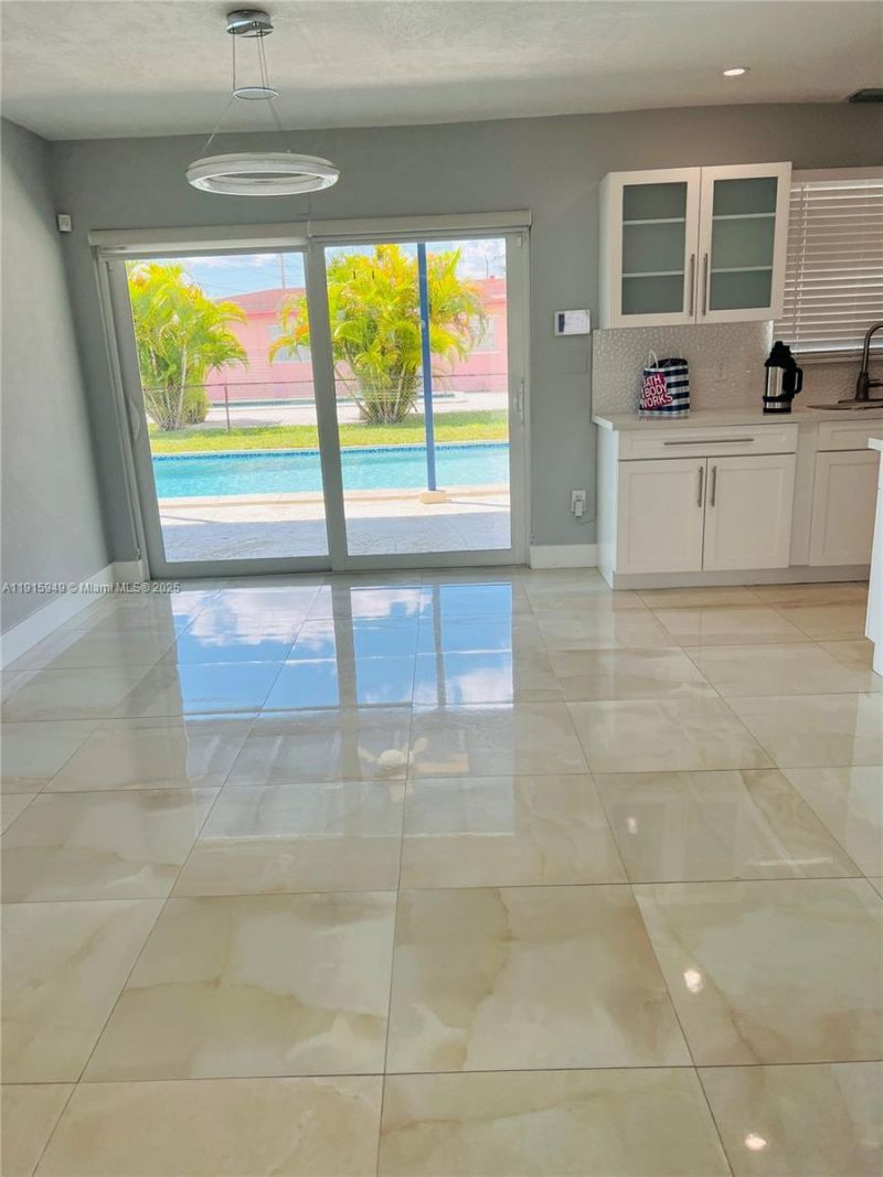 8700 SW 42nd Ter, Miami, FL 33165 Photo