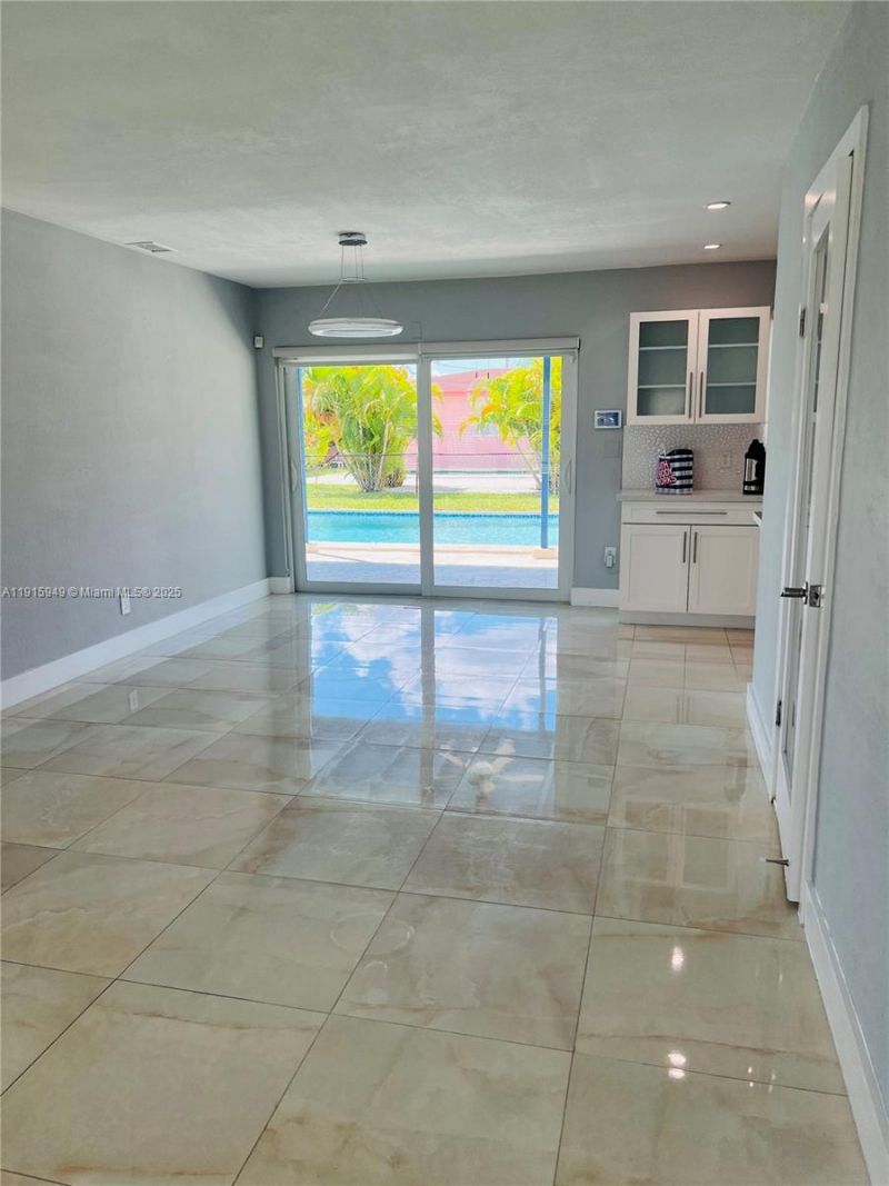 8700 SW 42nd Ter, Miami, FL 33165 Photo