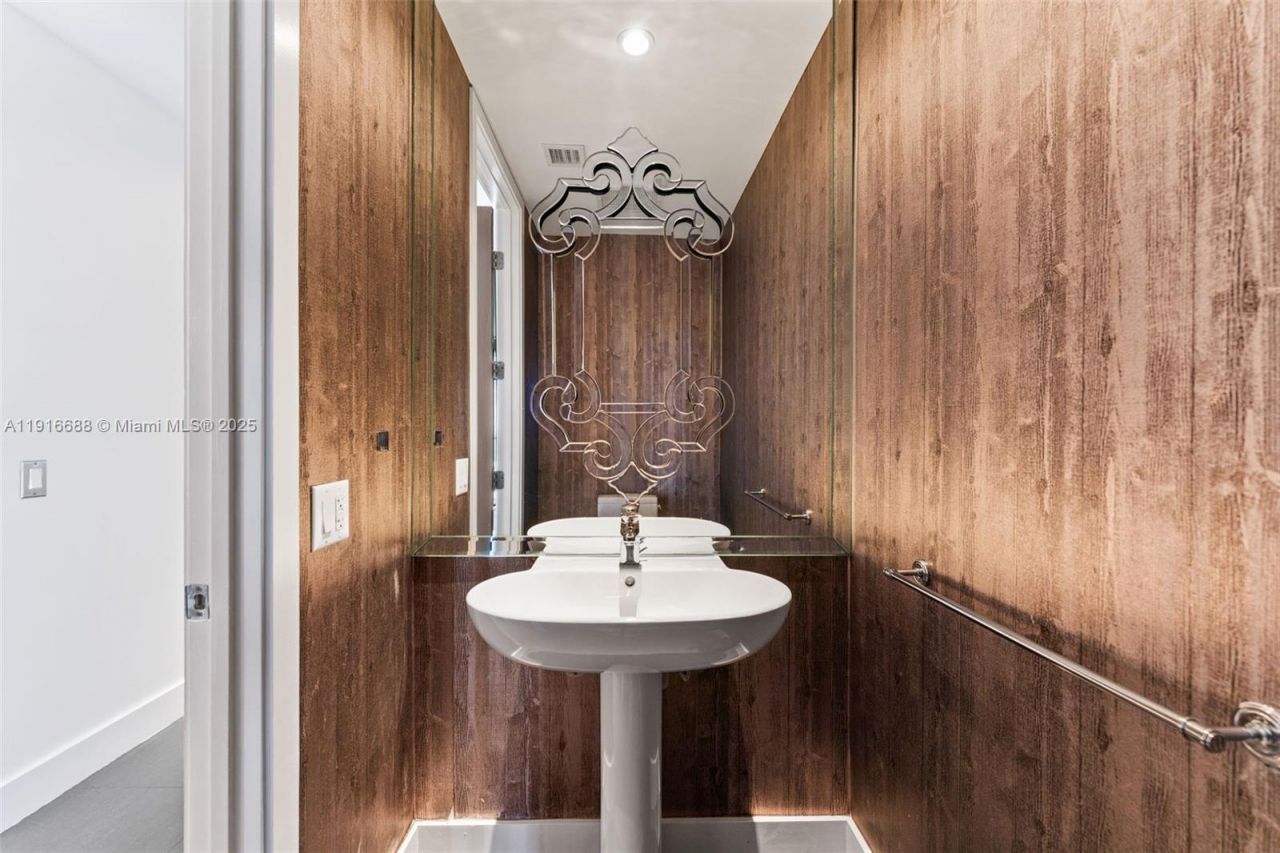 1100 Biscayne Blvd, Unit 4502, Miami, FL 33132 Photo