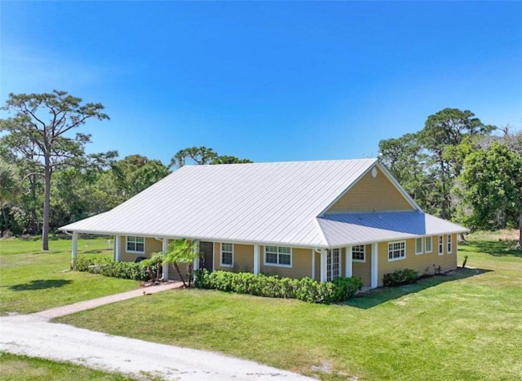 6045 21st Street Sw, Vero Beach, FL 32968 Photo