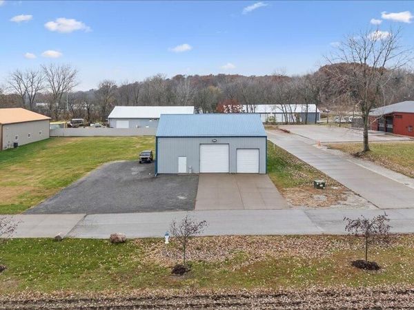 1405 RIVER'S EDGE DR., Muscatine, IA 52761