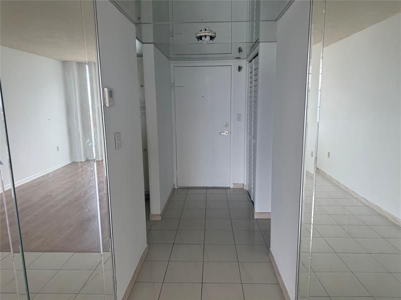 2851 NE 183rd St, Unit 2004, Aventura, FL 33160 Photo