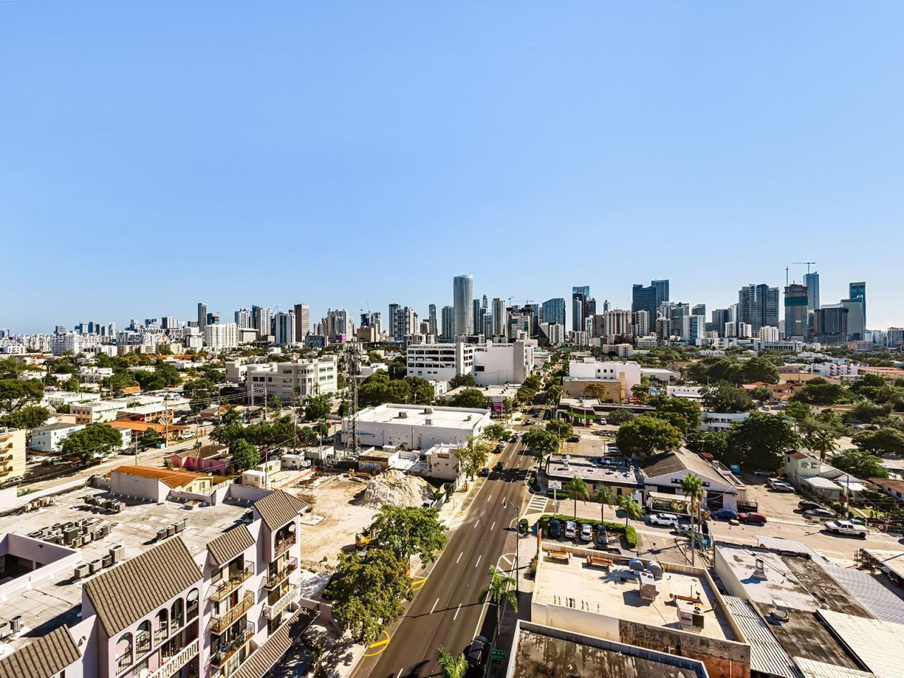 900 SW 8th St, Unit 1208, Miami, FL 33130 Photo