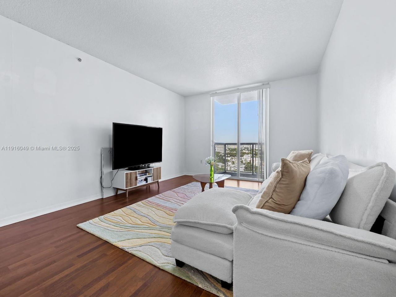 900 SW 8th St, Unit 1208, Miami, FL 33130 Photo