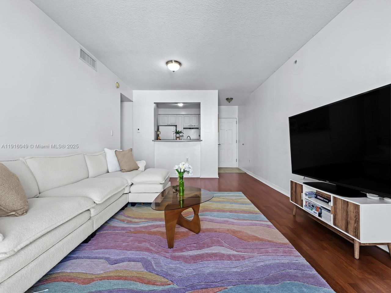 900 SW 8th St, Unit 1208, Miami, FL 33130 Photo