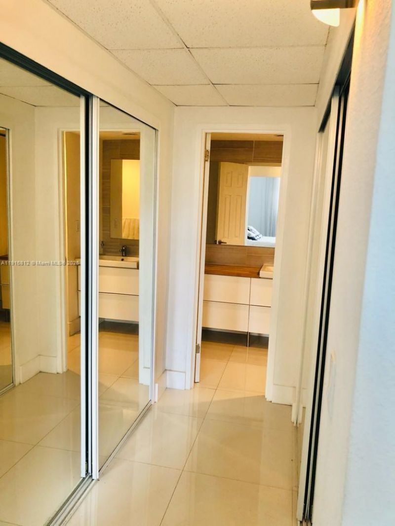 4001 S Ocean Dr, Unit 2H, Hollywood, FL 33019 Photo