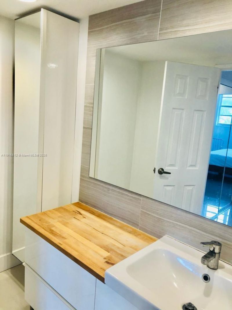 4001 S Ocean Dr, Unit 2H, Hollywood, FL 33019 Photo