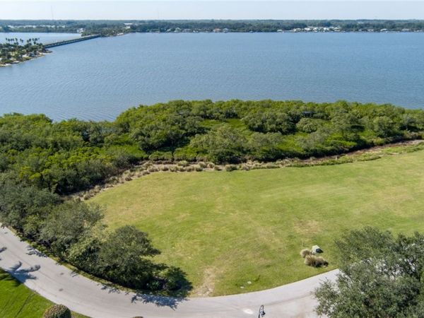 9205 Marsh Island Drive, Vero Beach, FL 32963