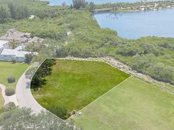 9205 Marsh Island Drive, Vero Beach, FL 32963