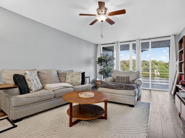 9450 Poinciana Place, Unit 203, Davie, FL 33324