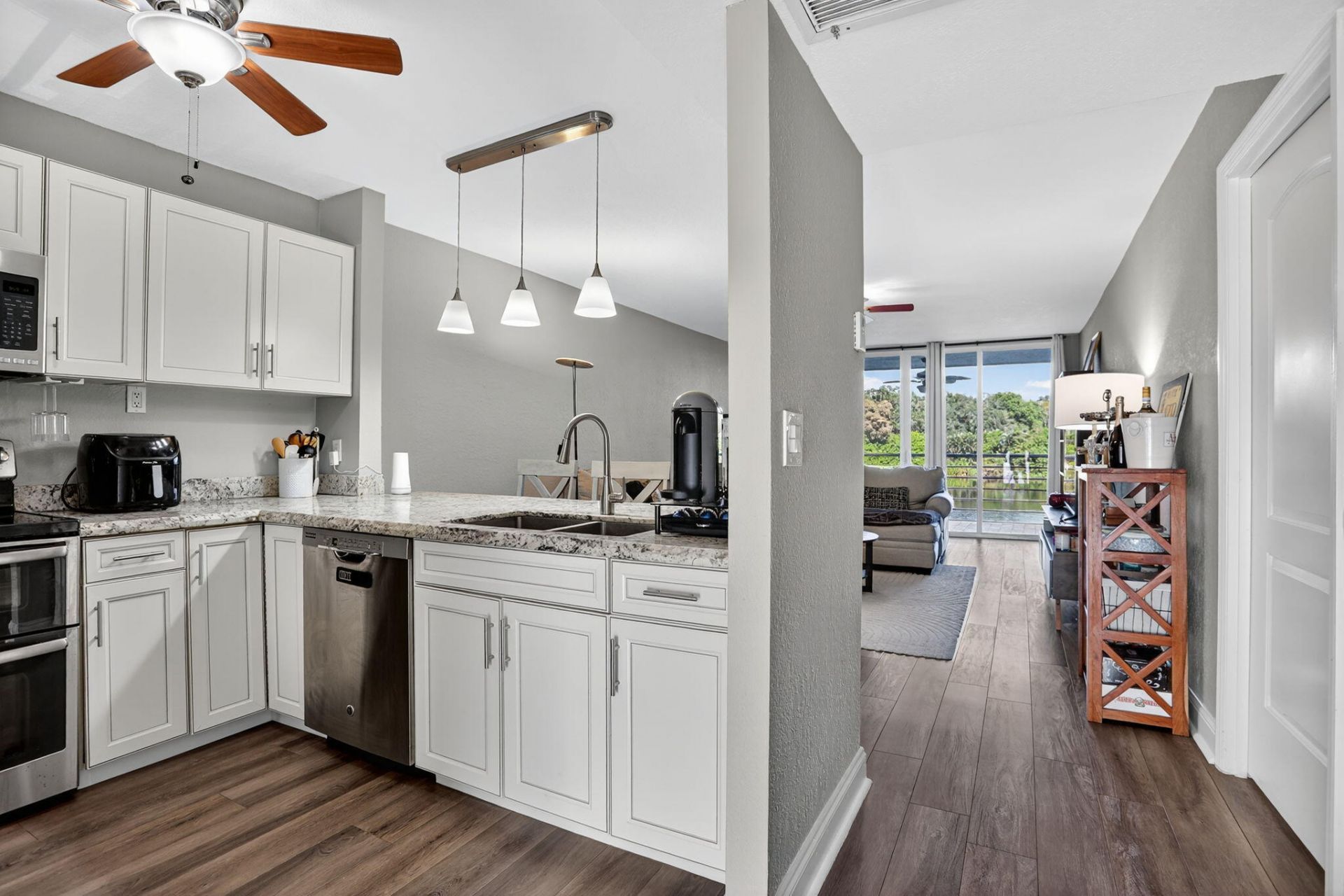 9450 Poinciana Place, Unit 203, Davie, FL 33324 Photo