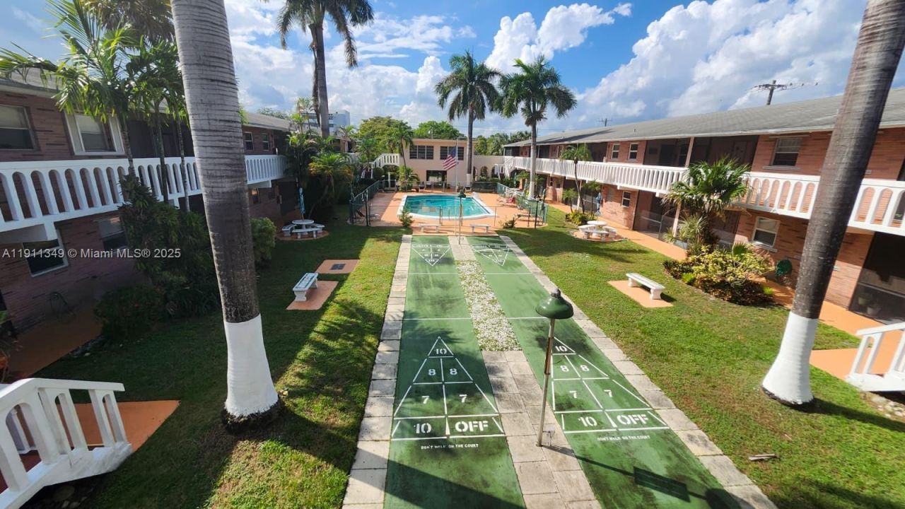 160 NE 8th Ave, Unit 21A, Hallandale Beach, FL 33009 Photo