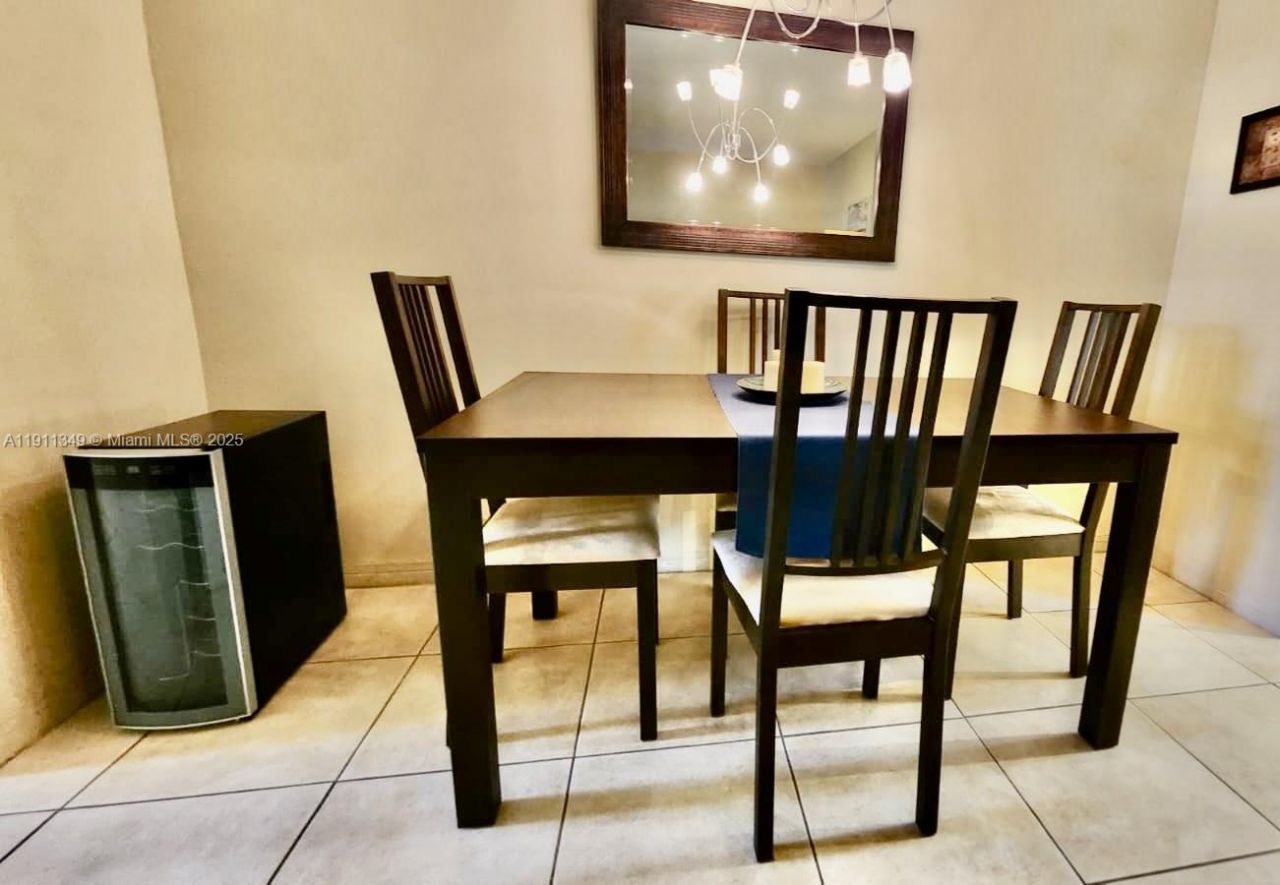 160 NE 8th Ave, Unit 21A, Hallandale Beach, FL 33009 Photo