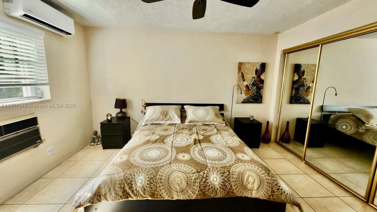 160 NE 8th Ave, Unit 21A, Hallandale Beach, FL 33009 Photo