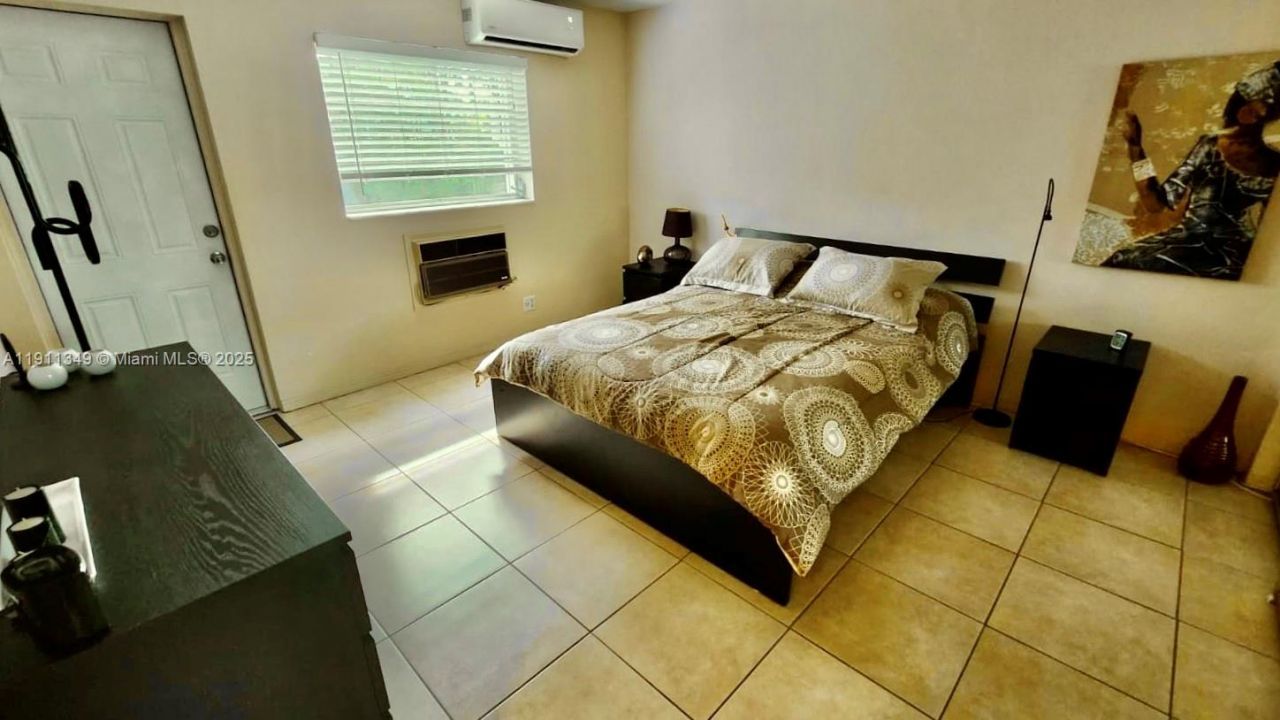 160 NE 8th Ave, Unit 21A, Hallandale Beach, FL 33009 Photo