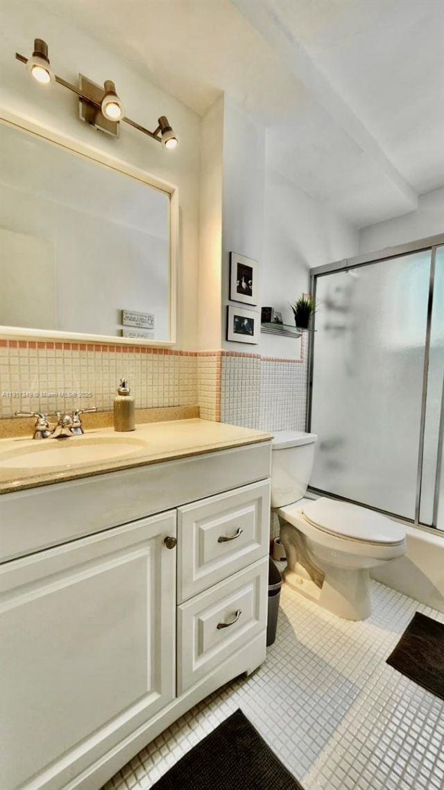 160 NE 8th Ave, Unit 21A, Hallandale Beach, FL 33009 Photo