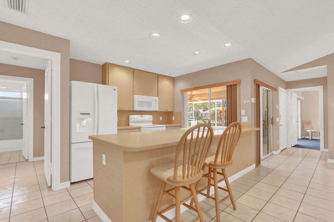 1255 NW Sun Terrace Circle, Unit 7b, Port Saint Lucie, FL 34986 Photo